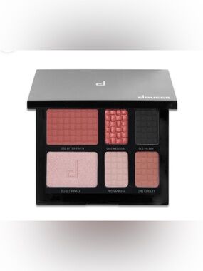 doucce On The Go Palette of eyeshadows highlighter and blush - New